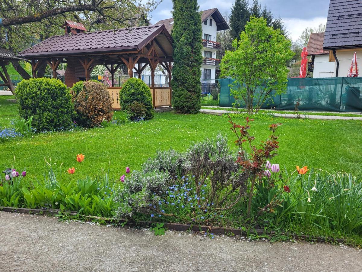 Hotel Casa Ernst Moieciu de Jos Esterno foto