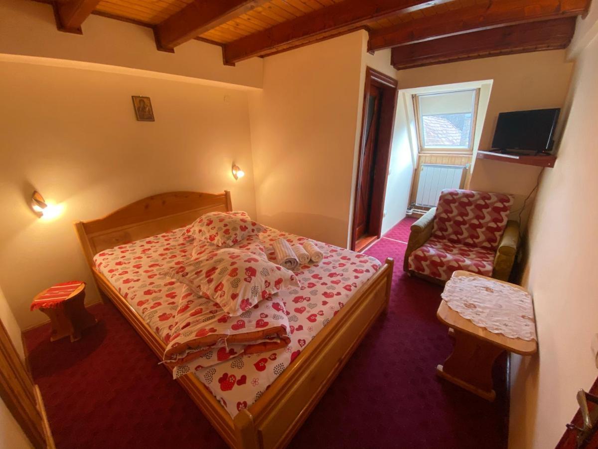 Hotel Casa Ernst Moieciu de Jos Esterno foto